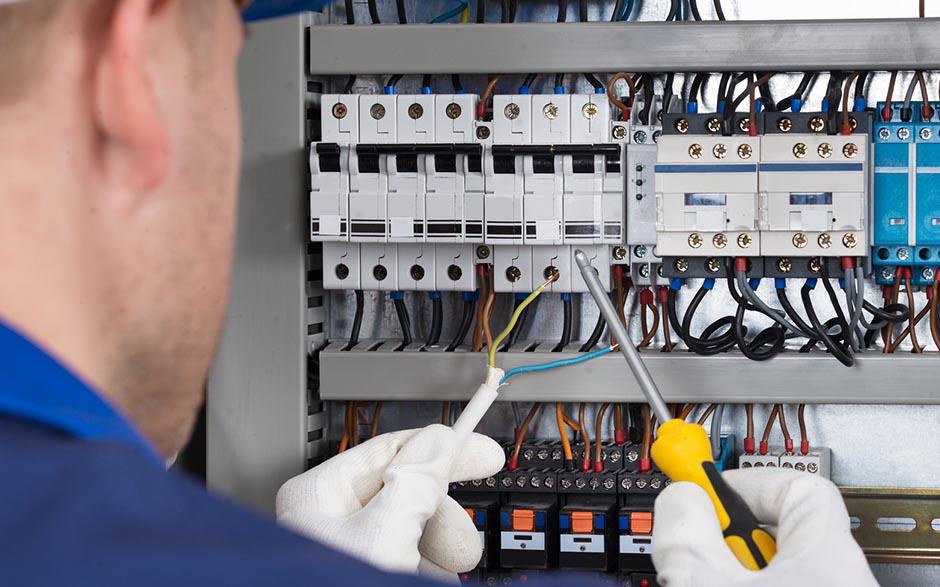 je recherche un électricien Magny-en-Vexin